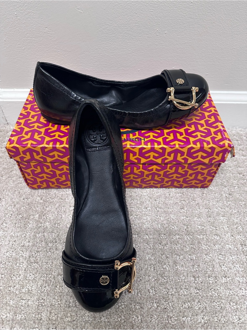 NWT Tory Burch Noel Black Patent Leather Ballet Flats with Gold Hardware